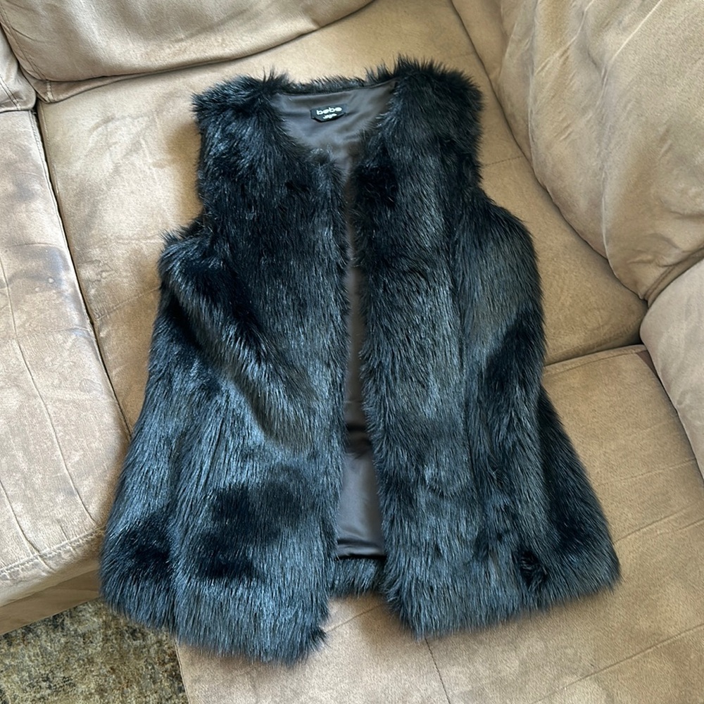 BEBE Faux Fur Vest 🔥🖤